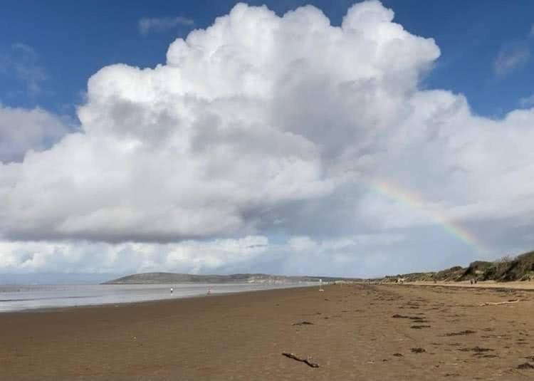 Sandy Beach Hill View Apartment Brean Bagian luar foto